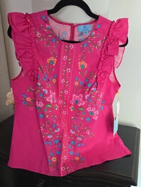 Cece Spring Breakers top. Size Medium. NWT